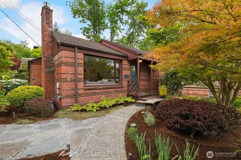 203 NW 56th St, Seattle, WA 98107