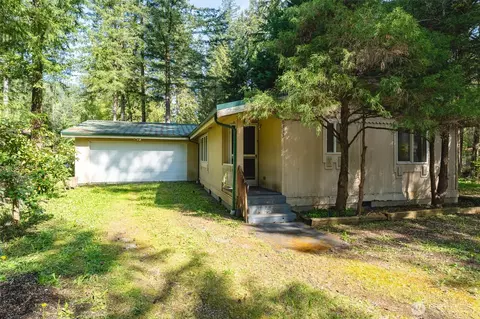 8333 Beaver Ct, Maple Falls, WA 98266