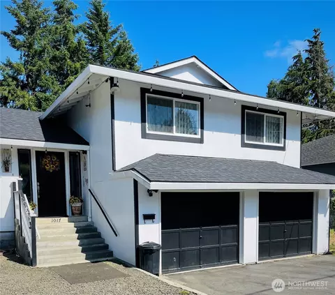 1017 Ballentine St, Raymond, WA 98577