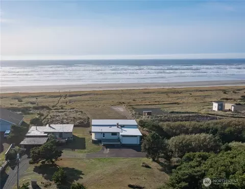 420 W Lough Ln, Westport, WA 98595