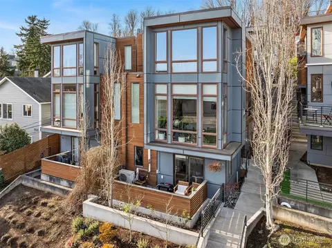 2635 22nd Ave W #B, Seattle, WA 98199