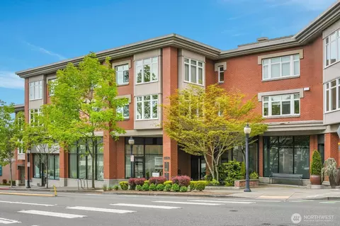 631 Market St #306, Kirkland, WA 98033