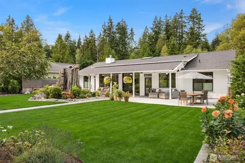 135 Highland Dr, Port Ludlow, WA 98365