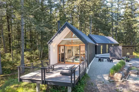 51 Lakshmi Rd, Orcas, WA 98280