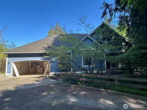 9096 NE Country Woods Ln, Kingston, WA 98346