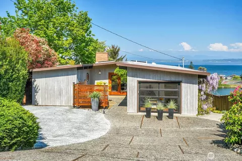 1367 Country Club Dr, Camano Island, WA 98282
