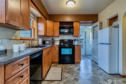 Kitchen - 609 E Isaacs Ave, Walla Walla, WA 99362 photo 1 of 2