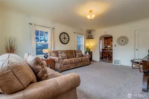 Living - 609 E Isaacs Ave, Walla Walla, WA 99362 photo 1 of 1
