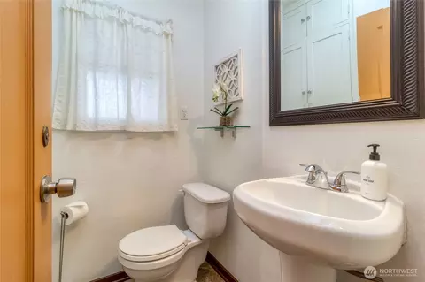 Bath - 609 E Isaacs Ave, Walla Walla, WA 99362 photo 3 of 3