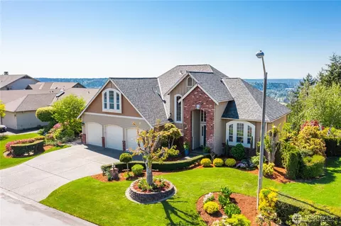 9206 180th Ave E, Bonney Lake, WA 98391