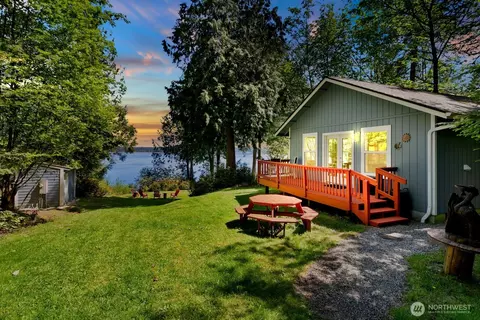 140 E Beach Trail Ln, Shelton, WA 98584
