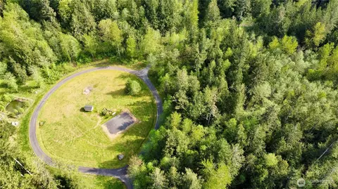 9521 Red Mountain Ln, Maple Falls, WA 98266