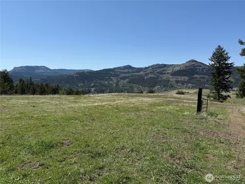 26 Grandview Rd, Curlew, WA 99118