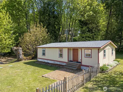 53 Rosewood Ln, Port Angeles, WA 98362