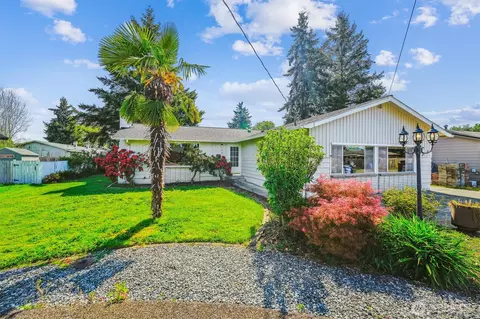 1015 14th St NW, Puyallup, WA 98371
