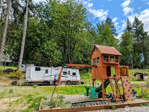 16402 Hoff Rd NW, Lakebay, WA 98349