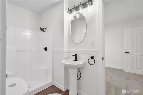 Bath - 3114 Delaware St, Longview, WA 98632 photo 1 of 2
