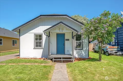 Exterior - 3114 Delaware St, Longview, WA 98632 photo 1 of 4
