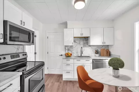 Kitchen - 3114 Delaware St, Longview, WA 98632 photo 3 of 4