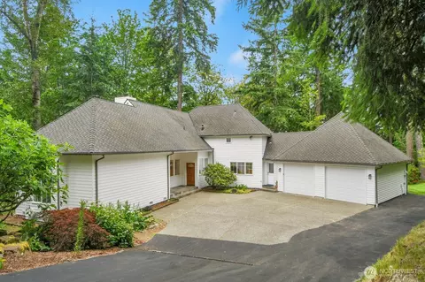 25043 SE Mirrormont Blvd, Issaquah, WA 98027