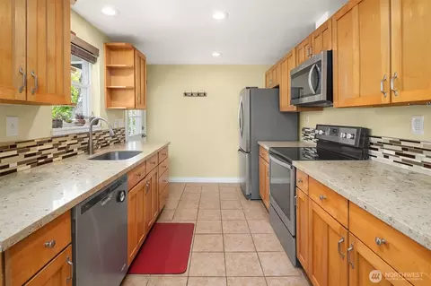 Kitchen - 411 Rose Way, Everett, WA 98203 photo 1 of 3