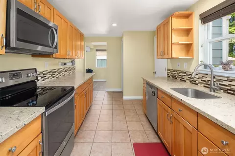 Kitchen - 411 Rose Way, Everett, WA 98203 photo 2 of 3