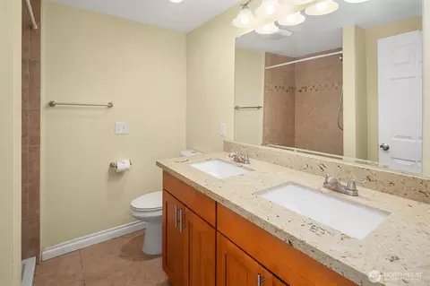 Bath - 411 Rose Way, Everett, WA 98203 photo 1 of 2