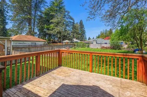 Exterior - 411 Rose Way, Everett, WA 98203 photo 2 of 6