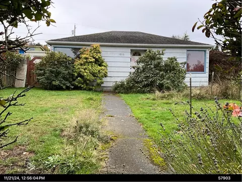 1016 E 7th St, Port Angeles, WA 98362