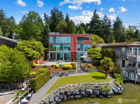 11807 Holmes Point Dr NE, Kirkland, WA 98034