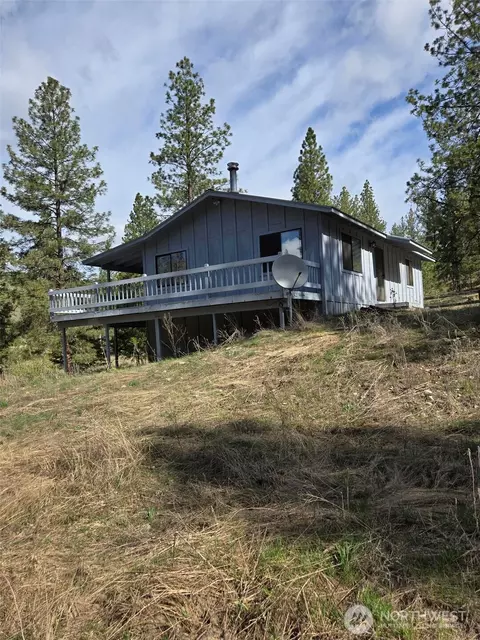 117 Squirrel Rd, Tonasket, WA 98855