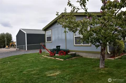 330 N Juniper St, Soap Lake, WA 98851