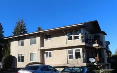 2118 S 107th St, Seattle, WA 98168