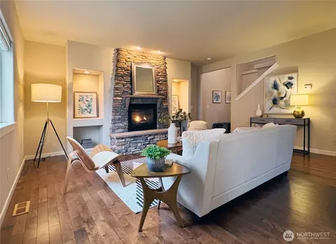 Living - 629 194th Pl SE, Bothell, WA 98012 photo 2 of 4