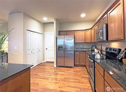 Kitchen - 629 194th Pl SE, Bothell, WA 98012 photo 1 of 3
