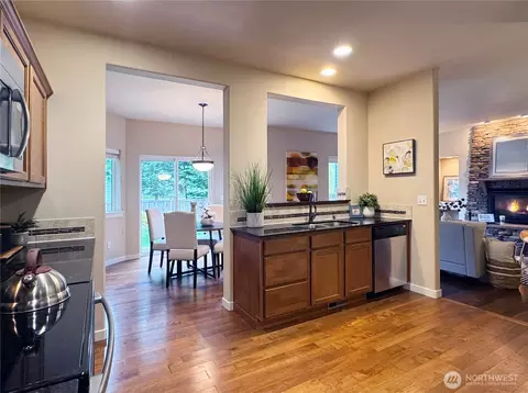 Kitchen - 629 194th Pl SE, Bothell, WA 98012 photo 3 of 3
