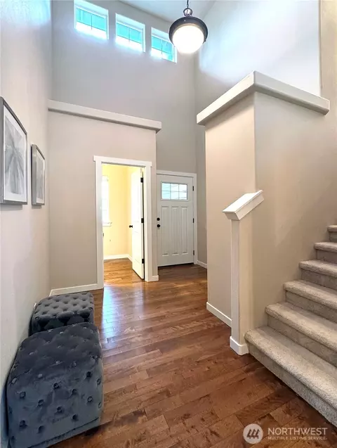 Entry Way - 629 194th Pl SE, Bothell, WA 98012 photo 2 of 3