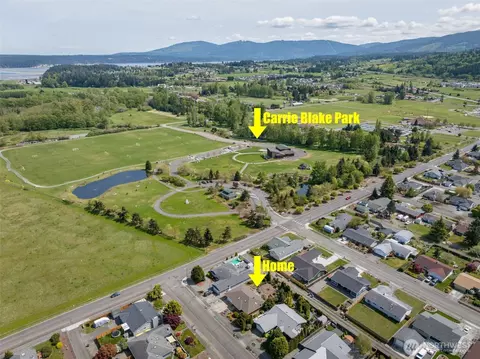 961 E Willow St, Sequim, WA 98382 photo 2