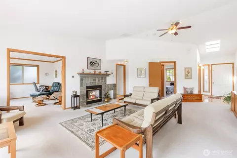 961 E Willow St, Sequim, WA 98382 photo 8