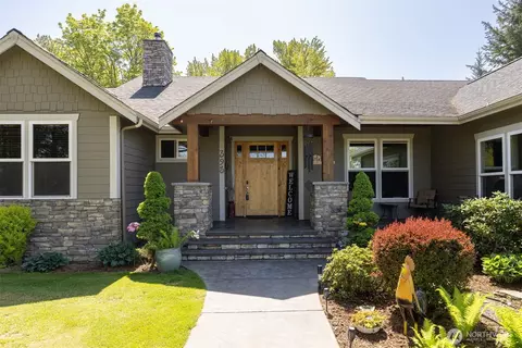 395 E Hemmi Rd, Lynden, WA 98264