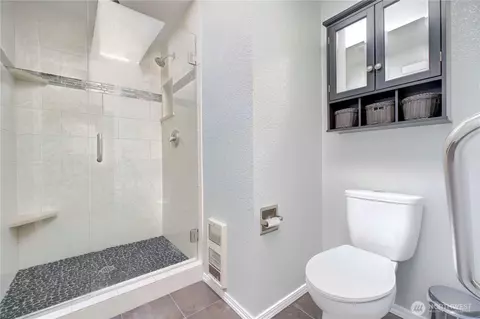 Bath - 13915 23rd Dr SE, Mill Creek, WA 98012 photo 2 of 3