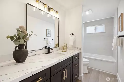 Bath - 22515 3rd Ave SE, Bothell, WA 98021 photo 5 of 5
