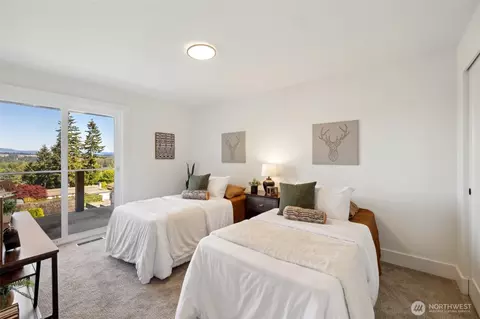 Bedroom - 22515 3rd Ave SE, Bothell, WA 98021 photo 4 of 5