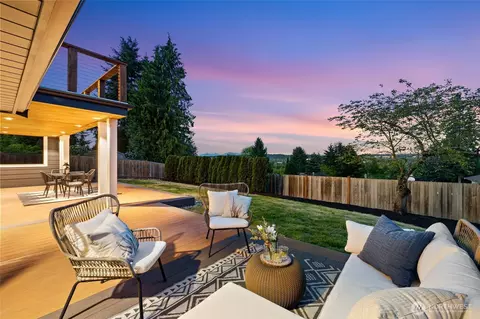 Exterior - 22515 3rd Ave SE, Bothell, WA 98021 photo 8 of 13