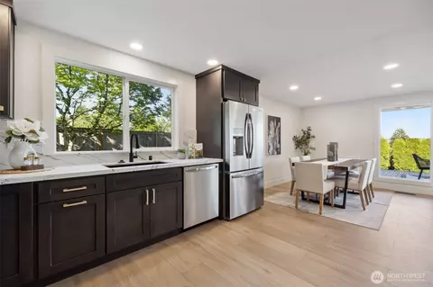 Kitchen - 22515 3rd Ave SE, Bothell, WA 98021 photo 2 of 4
