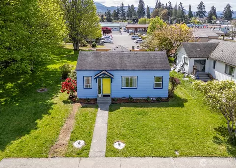 1414 Georgiana St, Port Angeles, WA 98362