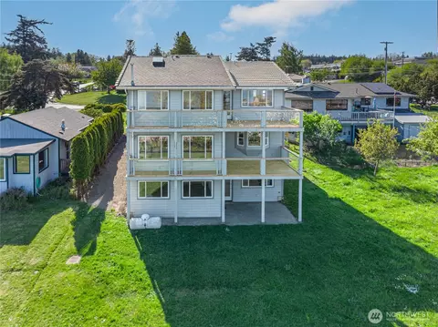 312 Cleveland St, Port Townsend, WA 98368