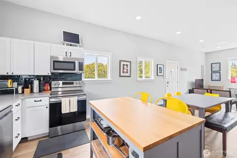 Kitchen - 1396 Heath Rd, Sequim, WA 98382 photo 2 of 4