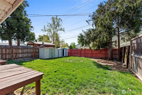 314 E Okanogan Ave, Chelan, WA 98816 photo 26