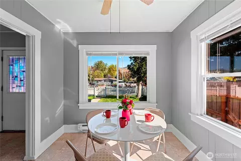 314 E Okanogan Ave, Chelan, WA 98816 photo 5